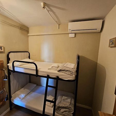 Wow Hostel Barcelona Exterior photo