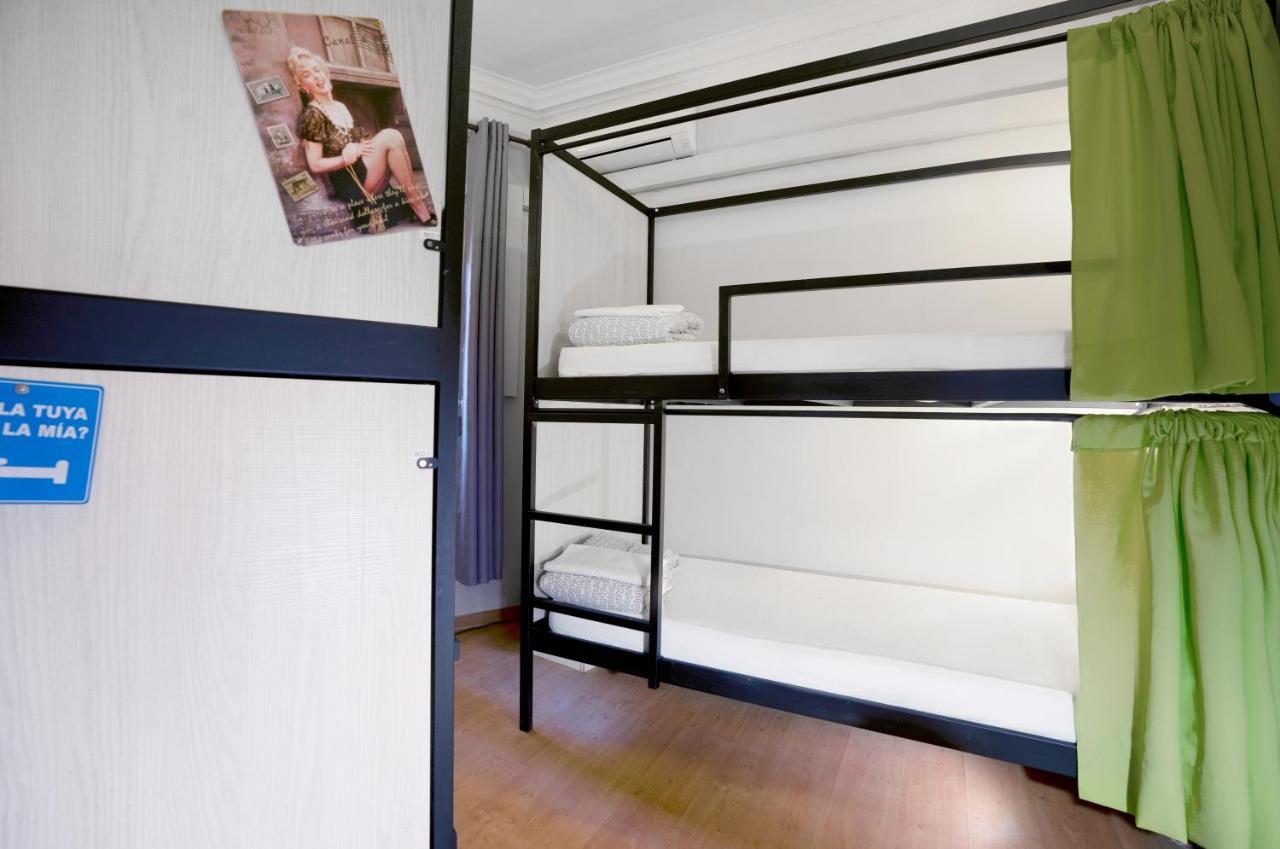Wow Hostel Barcelona Exterior photo